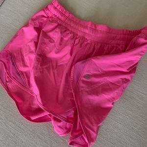 Lululemon Hotty Hot shorts 4*
